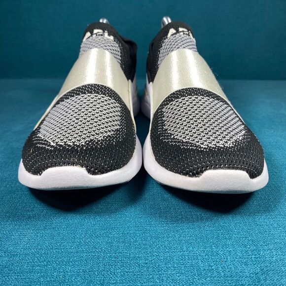 Size 9.5 - Women’s APL Techloom bliss black and white shoes - Picture 4 of 8